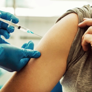 تزریق واکسن گارداسیل برای درمان زگیل تناسلی