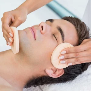 خدمات پاکسازی پوست آقایان در کلینیک زیبایی گلدن رویال